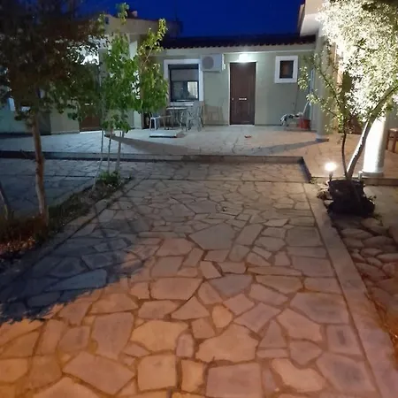 Giola Aparments And 2 * Astris