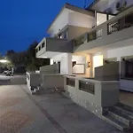 公寓 Giola Aparments And 2 *