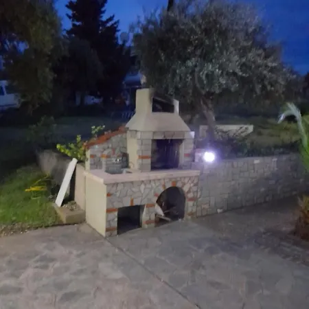 Giola Aparments And 2 *