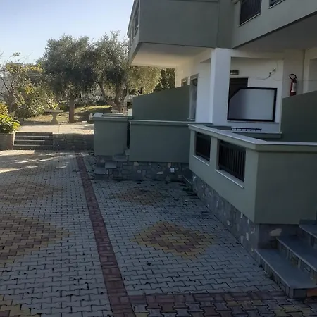 Apartment Giola Aparments And 2 Astris