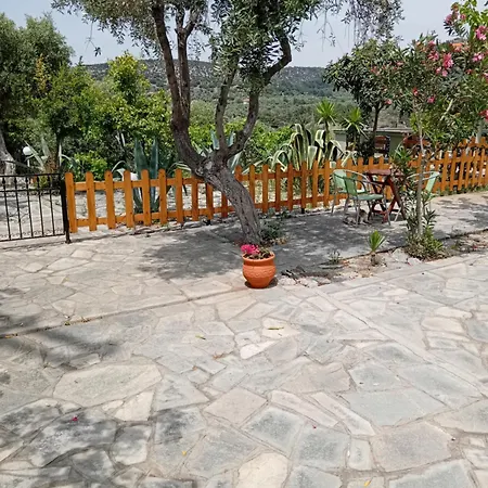 Giola Aparments&studios 2 *