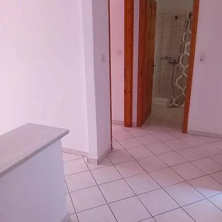 Giola Aparments And 2 Apartment Astris